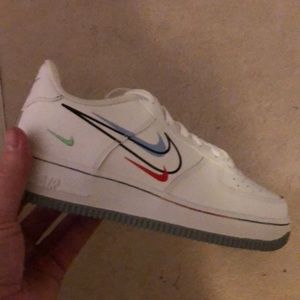 White Nike Air Force 1 Low GS